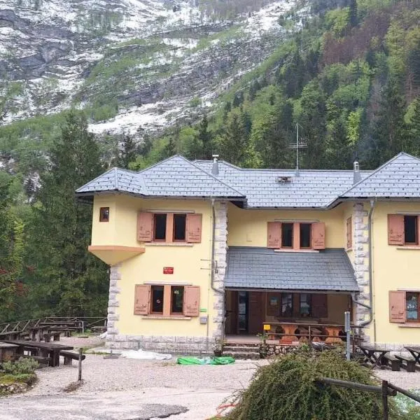 Dom Klementa Juga, hotel di Bovec