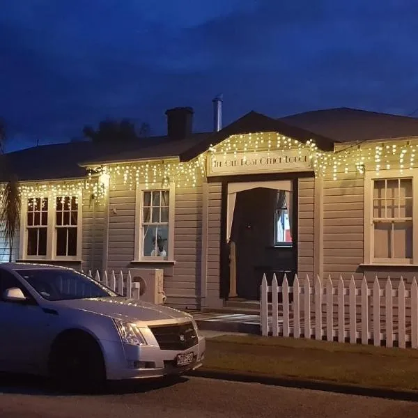 5-Star OLD POST OFFICE HOLIDAY HOME - 5-7-Bedroom Art Deco Elegance, hôtel à Taumarunui