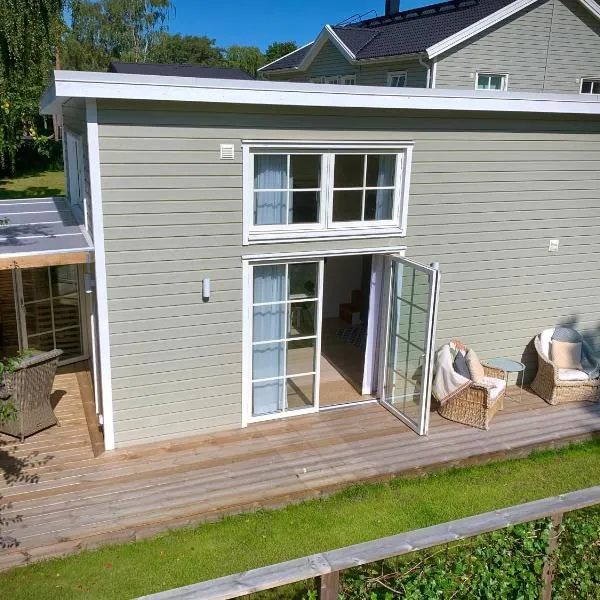 Strandnära, pergola, P-plats i Höllviken, hotel din Höllviken