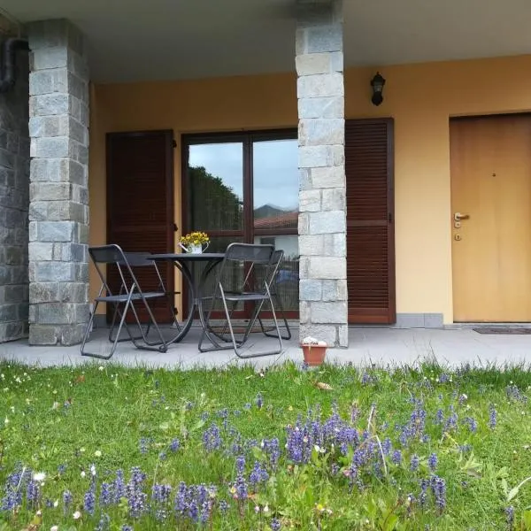 Appartamento con terrazza e giardino in Val d'Intelvi, hotel v destinácii Ramponio