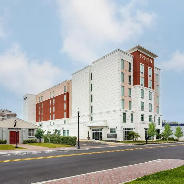 Staybridge Suites Winter Haven - Auburndale, hótel í Winter Haven