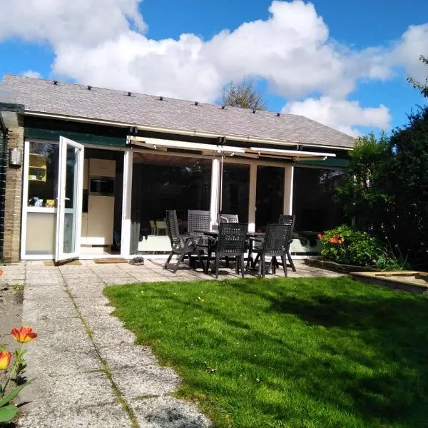 gemütliches Ferienhaus an der Küste Nordholland Sint Maartenszee Boerenslag 5, hotelli kohteessa Sint Maarten