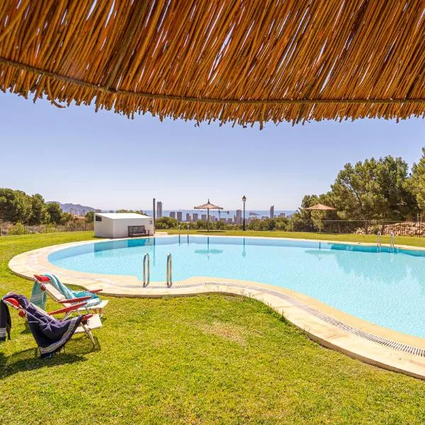 Bahia Vista - Chalet adosado con vista al mar, hotel in Altea