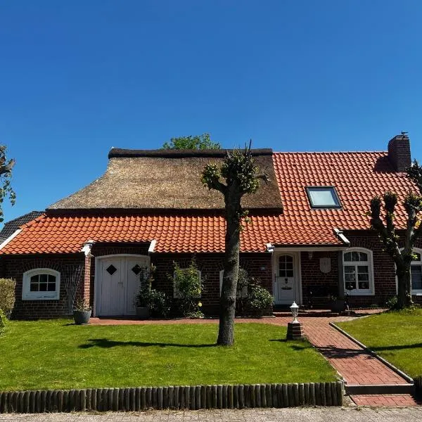 Lindenhuus-Urlaub unter einem Teilreetdach-Terrasse - Nahe Norden-Norddeich, hotel a Emden