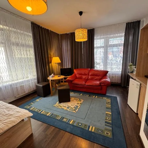 Apartamenty Stary Rynek 18, хотел в Ломжа