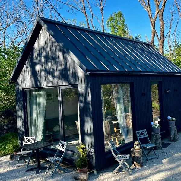 Seaside Village House & Sauna on Werder peninsula, hotel i Pivarootsi