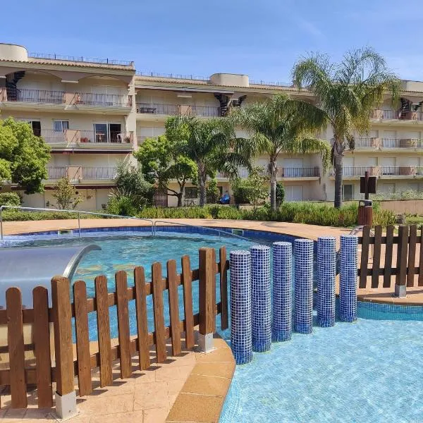 Precioso Atico terraza solarium cocina de verano y piscina cerca de las playas, hotel a Sant Carles de la Ràpita