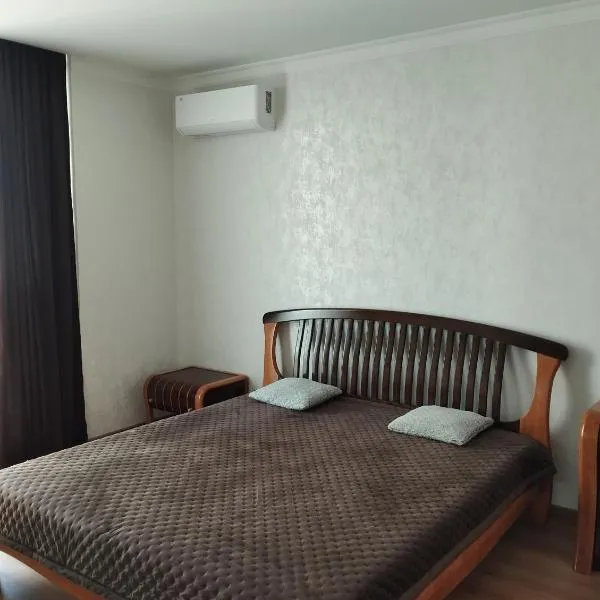 VIP квартира ЖК Київ Скай Рівненська, 4, hotel u gradu Lutsʼk