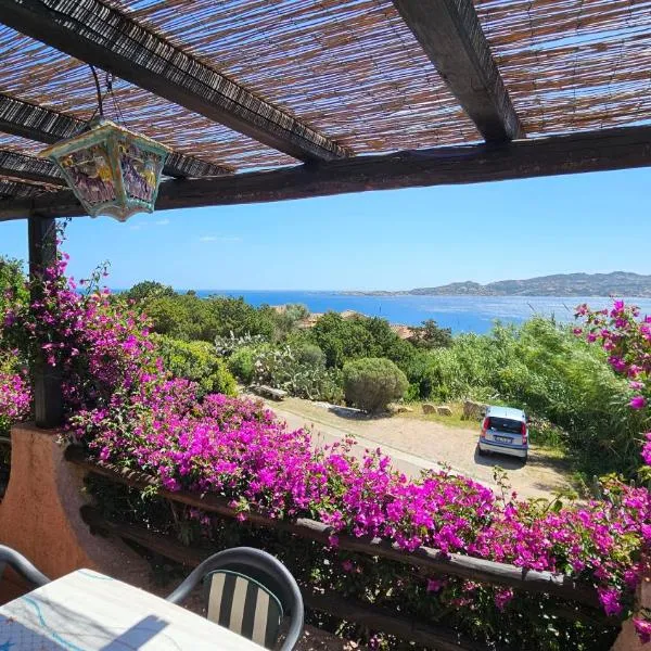 LA TERRAZZA SUL MARE - panoramic cottage overlooking sea and Caprera island in a quiet residential area - 150 mt from the sea, hotel sa La Maddalena