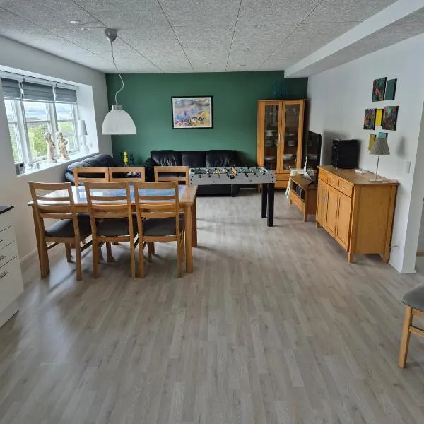 Cosy apartment in Norðskála, готель у місті Oyndarfjørður