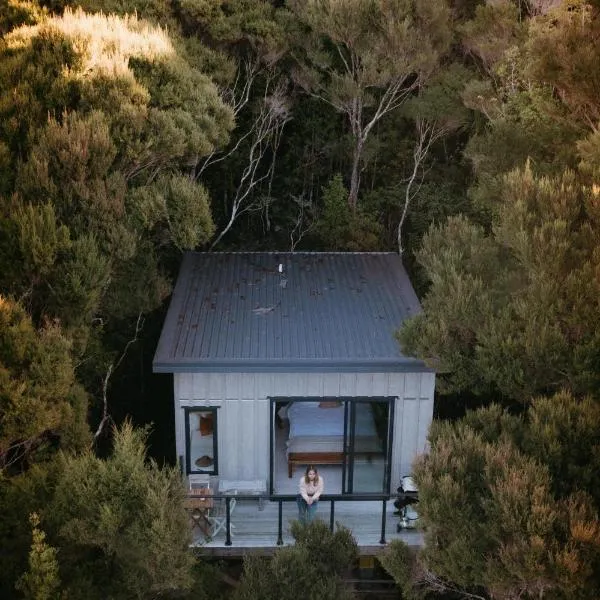 케리케리에 위치한 호텔 Treehouse Hideaway at Rekindle Tree houses