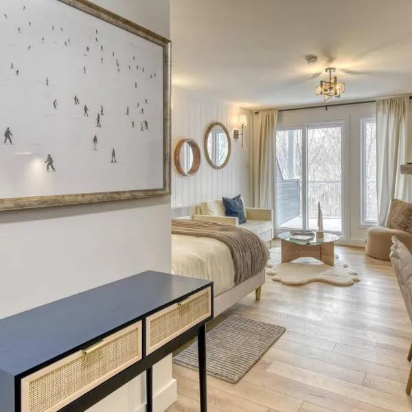 Studio 104 Mont -Tremblant, hotel di La Minerve