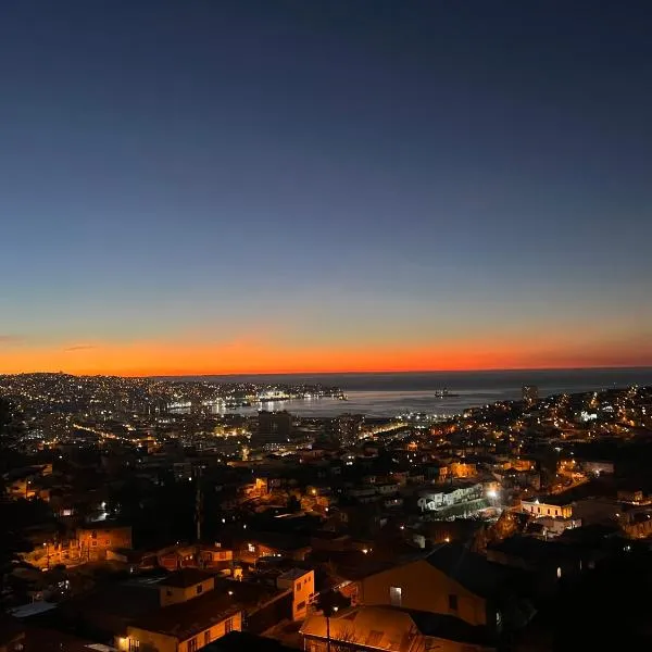 Vista Bahía Puerto Valparaíso - Depto entero 2 Dormitorios, отель в городе Вальпараисо