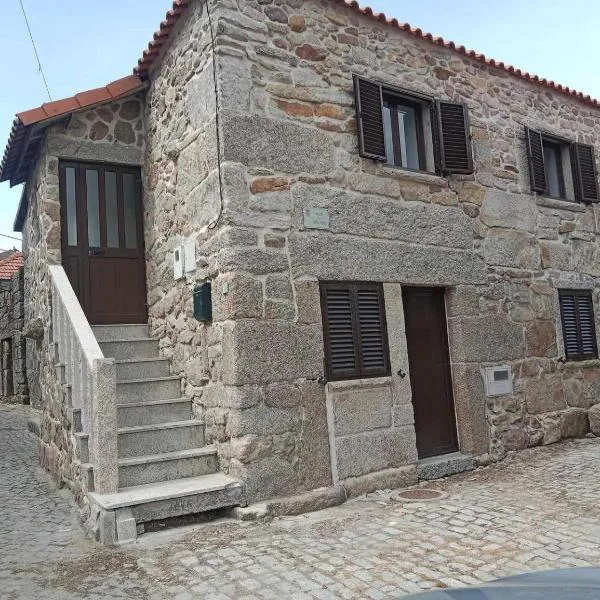 Casa em Atilhó - Boticas، فندق في مونتاليغري