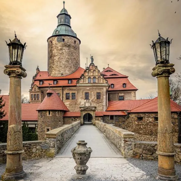 Zamek Czocha, hotel v mestu Leśna