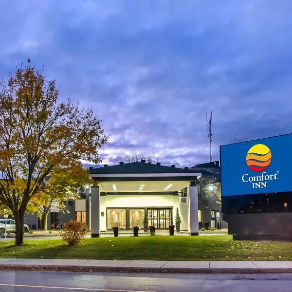 Comfort Inn Montreal Aeroport, hotel di Vaudreuil-Dorion