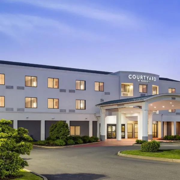 Courtyard by Marriott Kingston, hotel sa Kingston