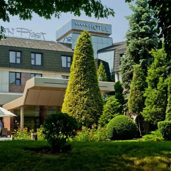 Booking Hotel Crown Piast & Spa: Kraków şehrinde bir otel