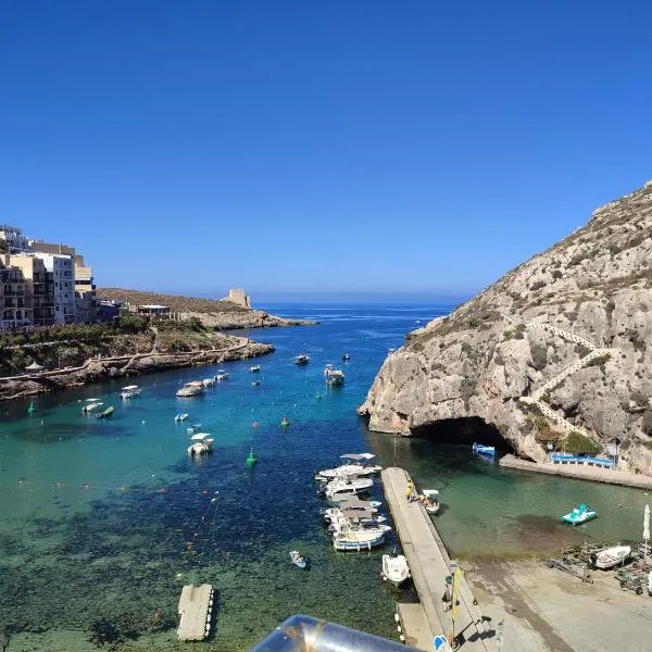 Xlendistays - Centrally located Seafront living holiday spaces in Xlendi, хотел в Ксленди