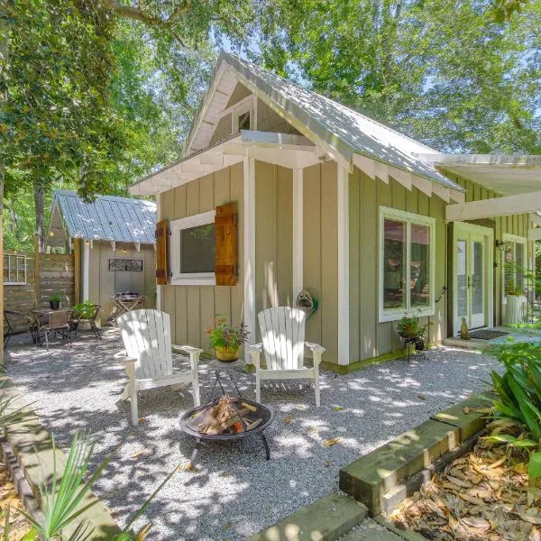 Historic Biloxi Bay Cottage with Beautiful View、ビロクシのホテル