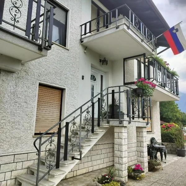 Apartma Aneja, hotell i Idrija pri Bači