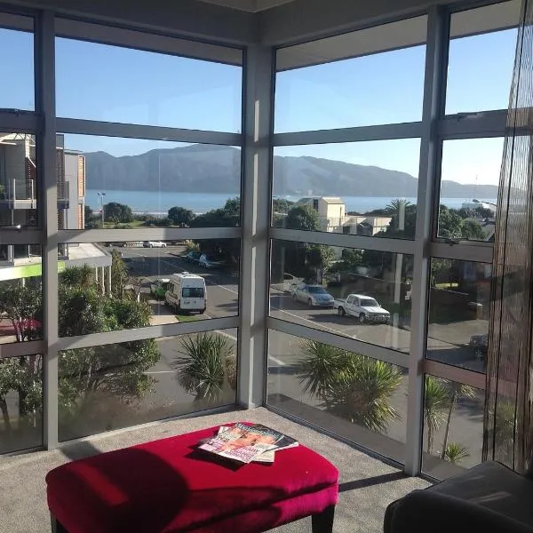 Top Floor Bed and Breakfast, hotel en Paraparaumu Beach