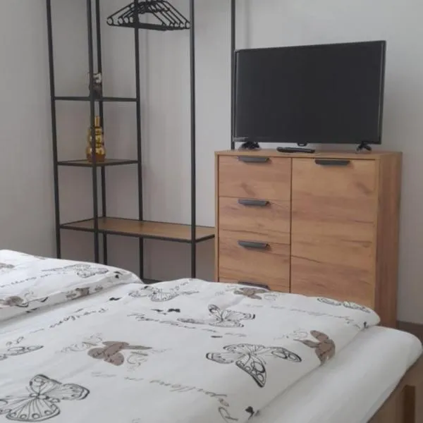 Déri Kert Apartmanház B, hotel i Baja