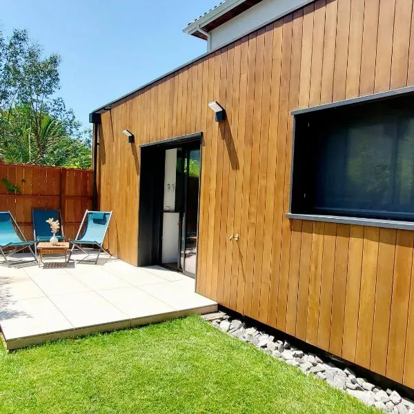 Chambre indépendante dans une villa au bout de golf d'Hossegor 5 étoiles, hotelli kohteessa Capbreton