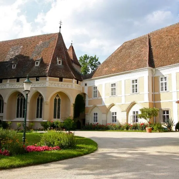 Schloss Schrattenthal, hotel u gradu Horn