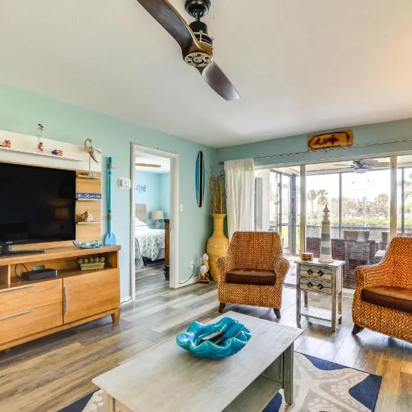 Beachfront Siesta Key Condo with Pool Access!, hotel din Siesta Key