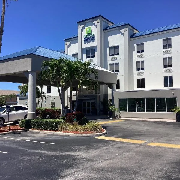 Holiday Inn Express Hotel & Suites Cocoa Beach, an IHG Hotel, готель у місті Коко-Біч