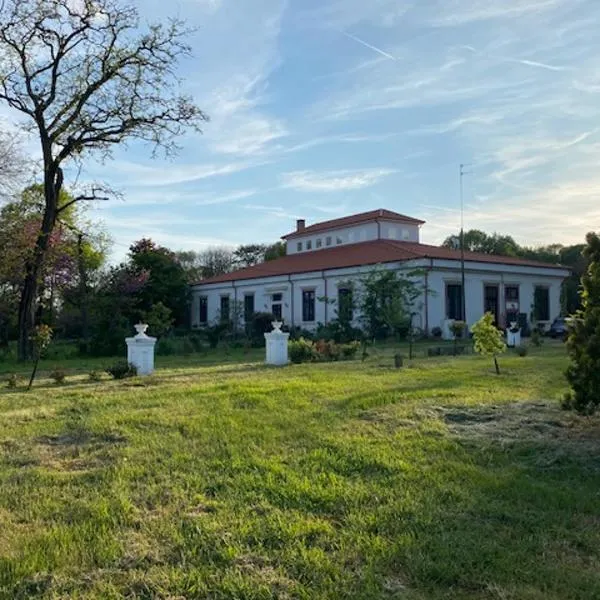 Orsolya major, hotel a Szolnok