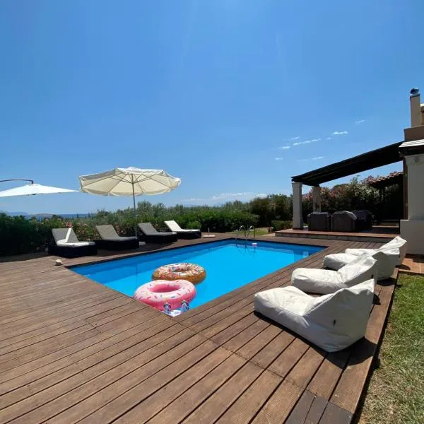 Georges Villa Galaxidi, family, pool and garden, hotel di Galaxidhion