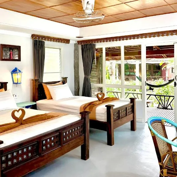 Bamboo Bungalows, hotel a Ko Phayam