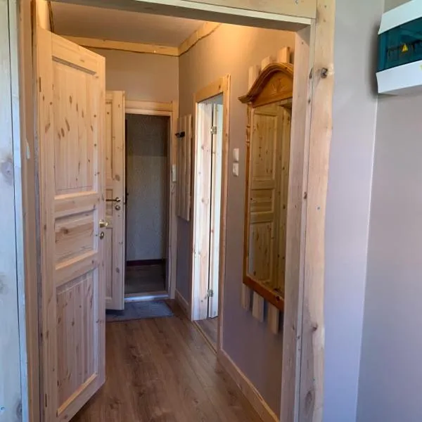 1-bedroom 2 big beds MV64, хотел в Lootvina