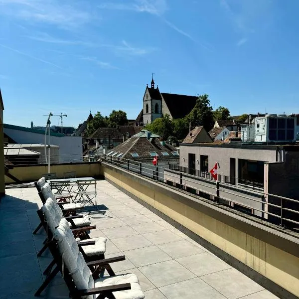 Penthouse Rooftop Loft, 200sq, 2 floors in city center- 5min Bhf SBB, hotel di Basel