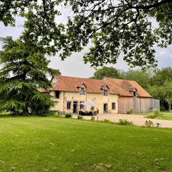 Les Colas, hotelli kohteessa Saint-Sauveur-en-Puisaye