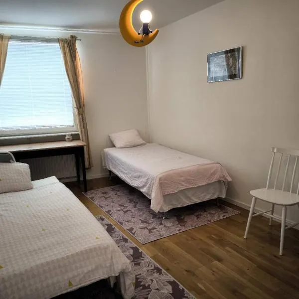 Quiet City Style Apartment, hotel in Täby