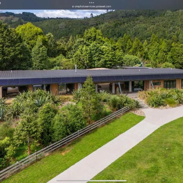 Highland Lodge: Paeroa şehrinde bir otel