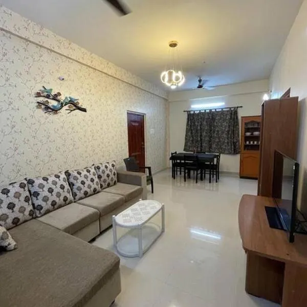 V4 Stay - Luxury 1 BHK AC Suite sleeps 5 guests, hotel em Coimbatore