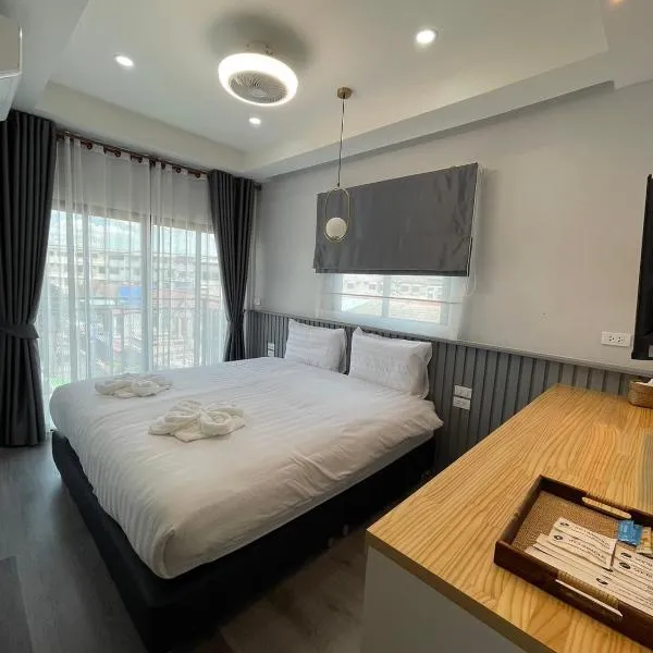 Acozyposhtel, ξενοδοχείο σε Pathum Thani