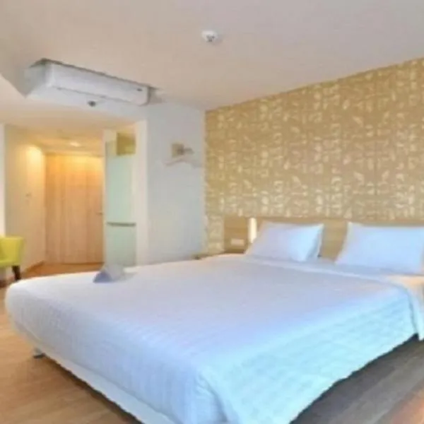 Whiz Prime Hotel Sudirman Cilacap, hotell i Cilacap