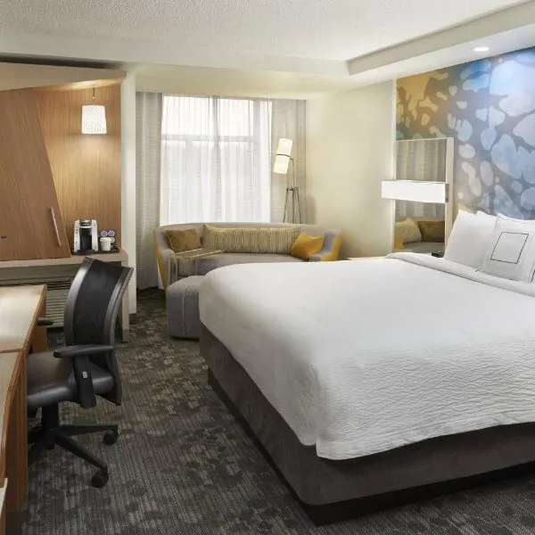 Courtyard by Marriott Oshawa, hotel di Newcastle