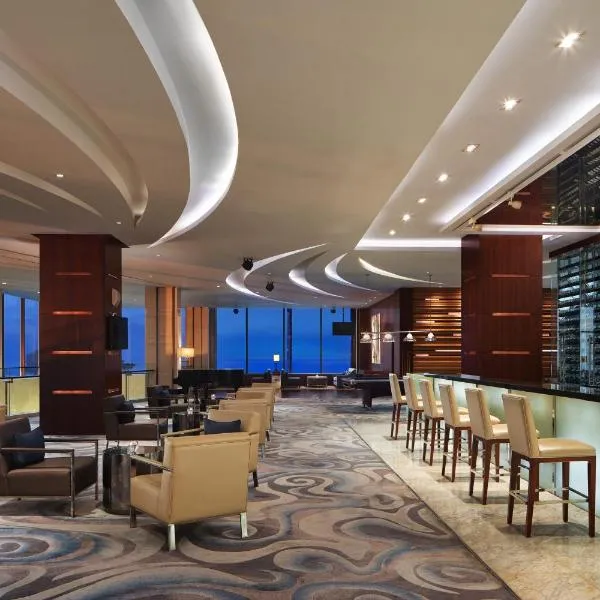 Sheraton Yantai Golden Beach Resort, хотел в Янтай