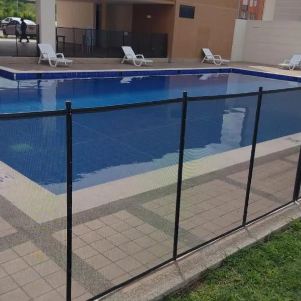 Apartamento vacacional con piscina y parqueadero, hotel din Arrayanal