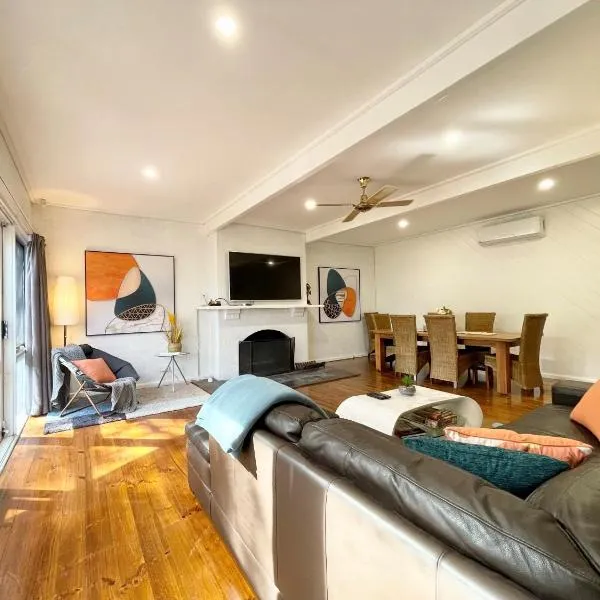 Capelink Beach House-Atop Prestigious Oliver's Hill, hotel en Frankston