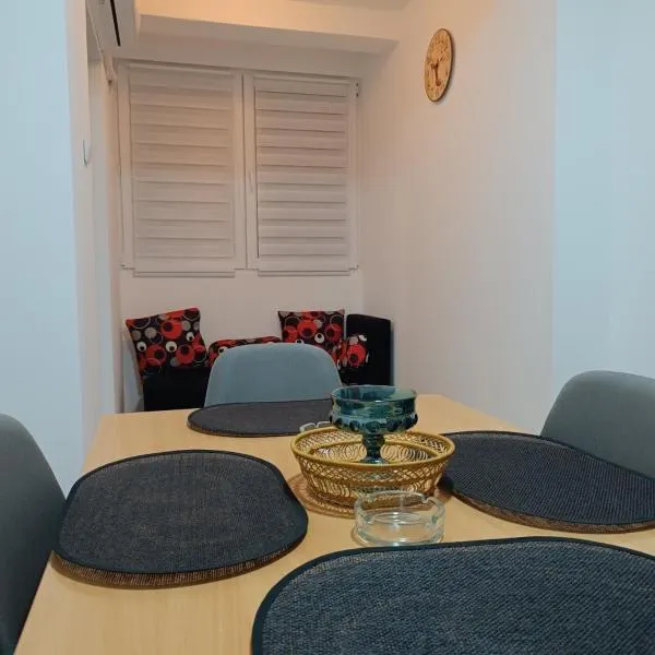 Apartman 019, hotel din Zaicear