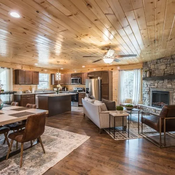 Brand New Luxury Cabin-Private Appalachian Retreat, ξενοδοχείο σε Gatlinburg