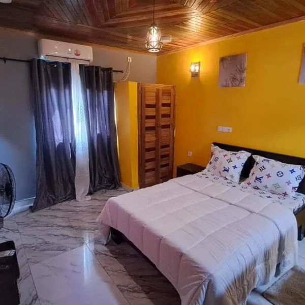 Résidence Chimene Paradis "Chambres" – hotel w mieście Bébamboué