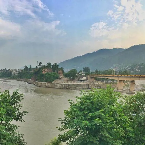 Outdoor Adventures Resort Muzaffarabad, hotelli kohteessa Bālākot